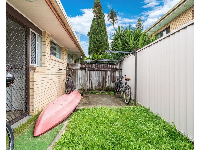2/9 Walker Avenue, Palm Beach QLD 4221