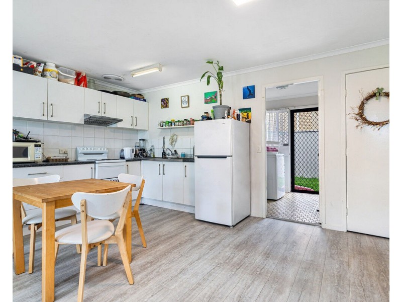 2/9 Walker Avenue, Palm Beach QLD 4221