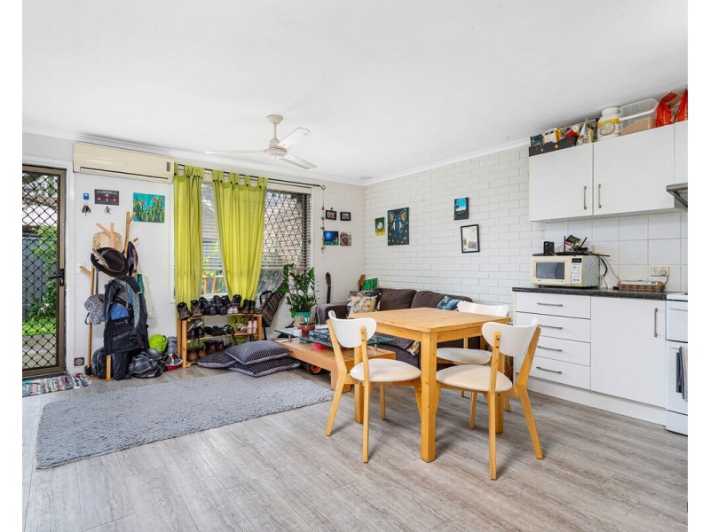 2/9 Walker Avenue, Palm Beach QLD 4221
