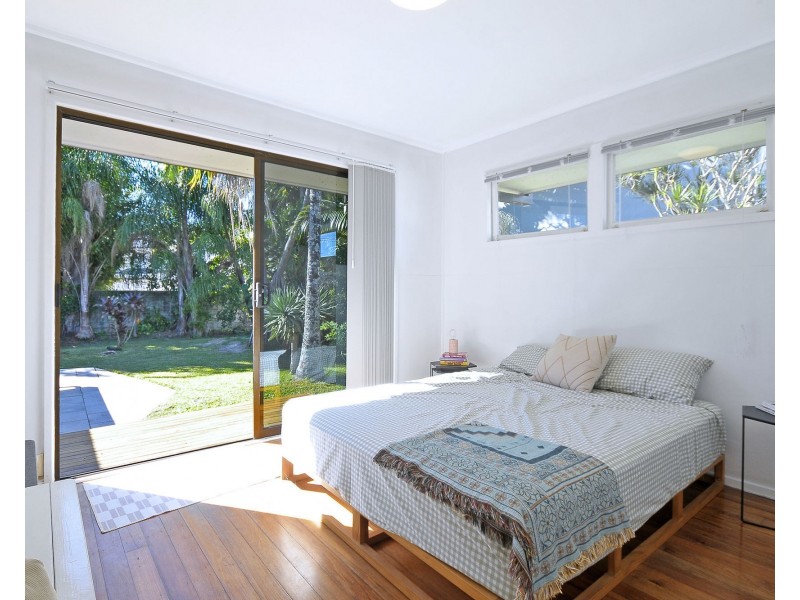 24 Riverside Drive, Currumbin Waters QLD 4223