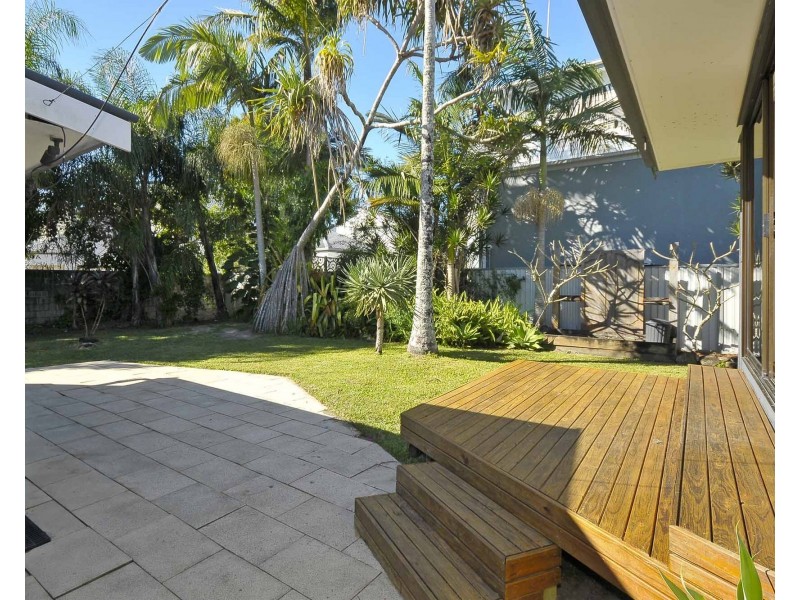 24 Riverside Drive, Currumbin Waters QLD 4223