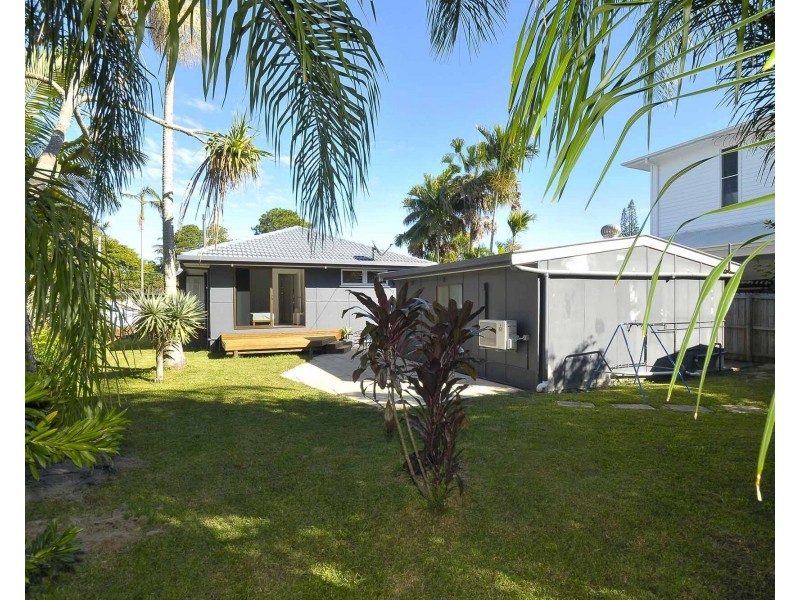 24 Riverside Drive, Currumbin Waters QLD 4223