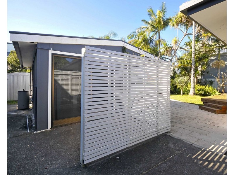 24 Riverside Drive, Currumbin Waters QLD 4223