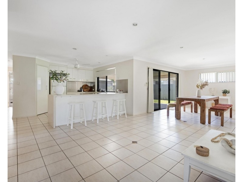6 Neeson Place, Currumbin Waters QLD 4223