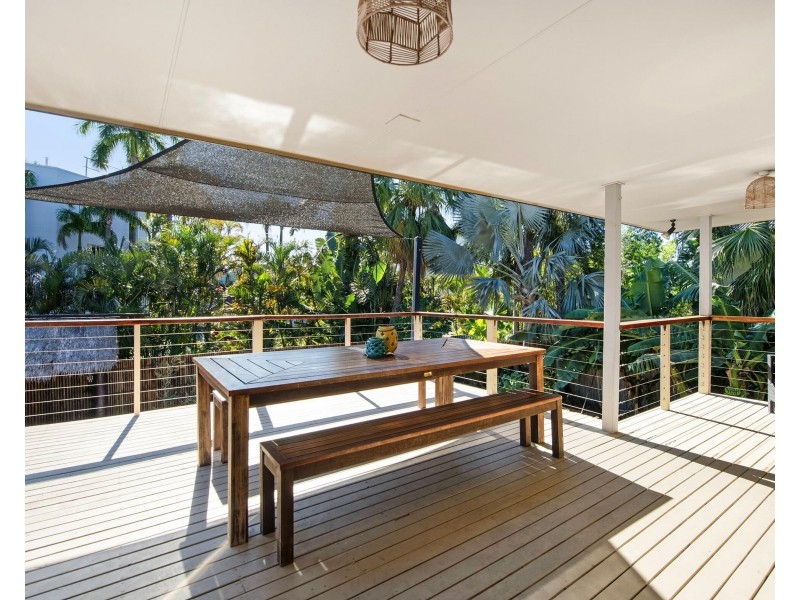 45 Broadwater Street, Runaway Bay QLD 4216