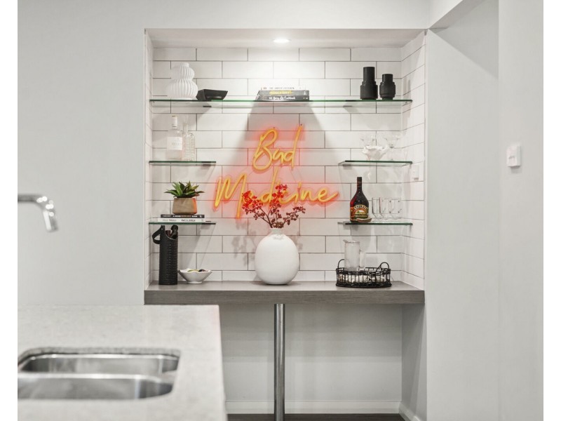 33 Sapphire Place, Elanora QLD 4221