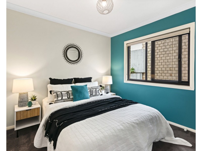 33 Sapphire Place, Elanora QLD 4221