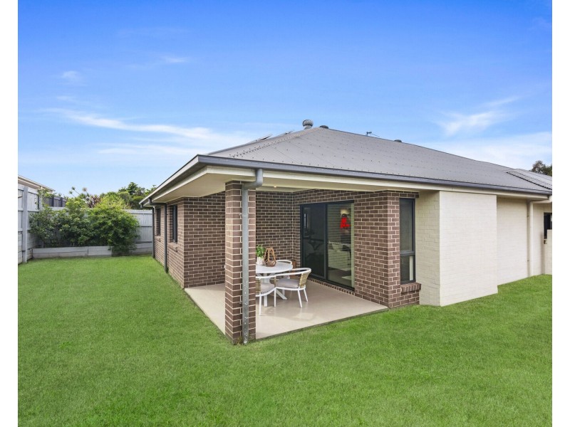 33 Sapphire Place, Elanora QLD 4221