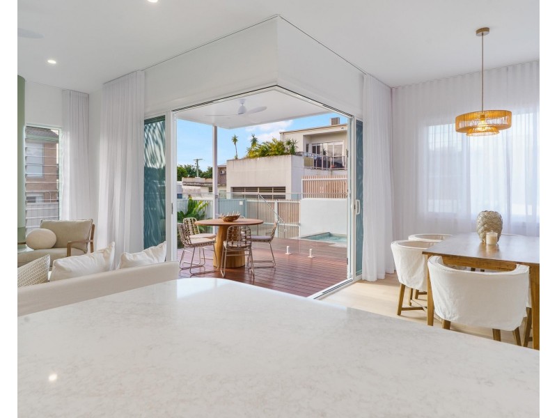 4 Philippine Lane, Palm Beach QLD 4221