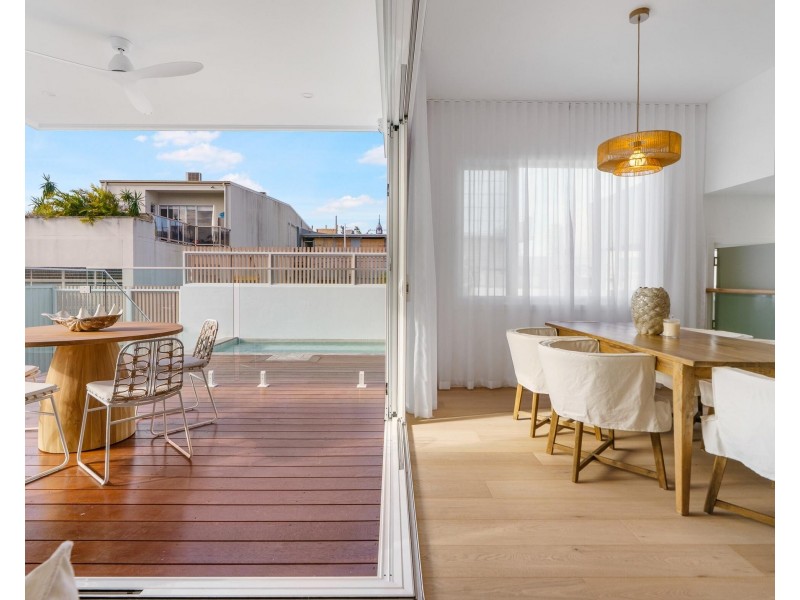 4 Philippine Lane, Palm Beach QLD 4221