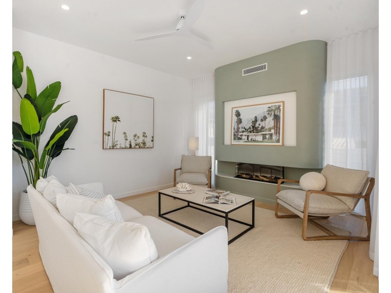 4 Philippine Lane, Palm Beach QLD 4221