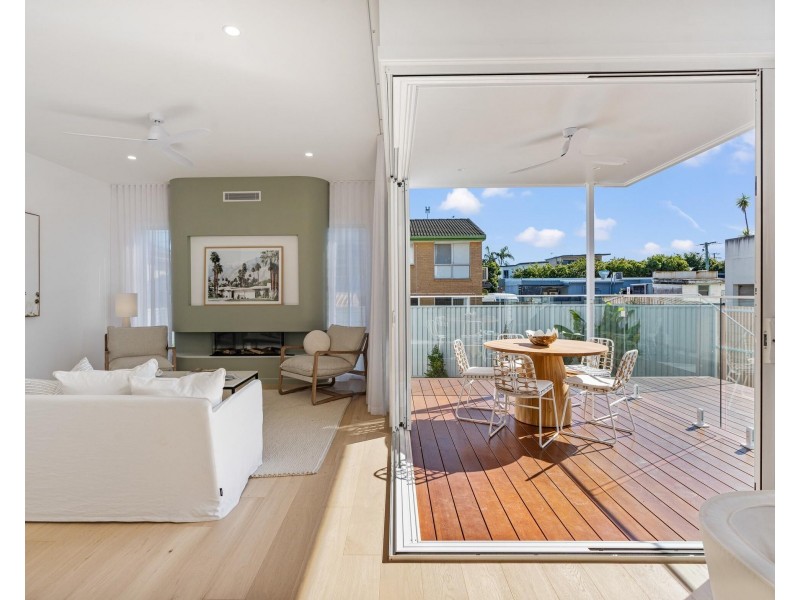 4 Philippine Lane, Palm Beach QLD 4221