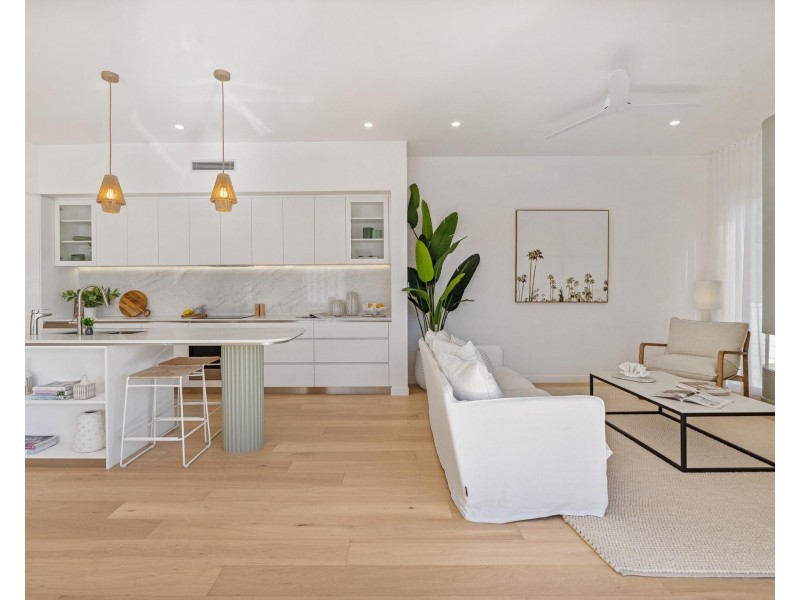 4 Philippine Lane, Palm Beach QLD 4221