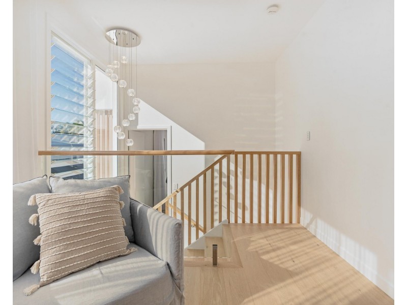 4 Philippine Lane, Palm Beach QLD 4221