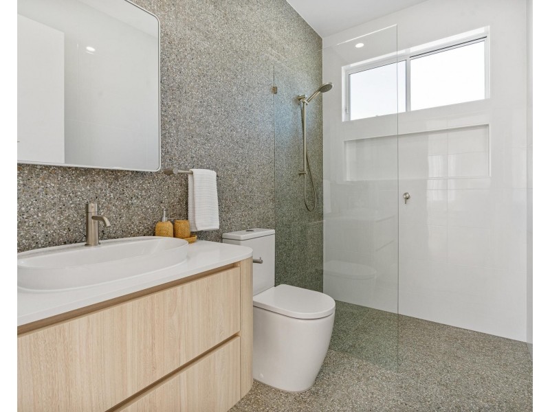 4 Philippine Lane, Palm Beach QLD 4221