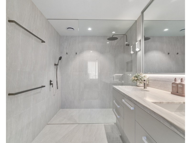 1204/4 Miles Street, Coolangatta QLD 4225