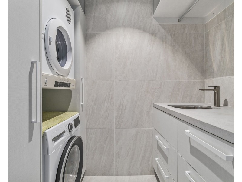 1204/4 Miles Street, Coolangatta QLD 4225