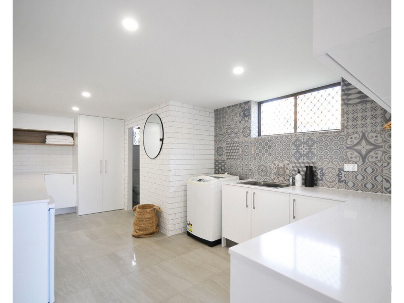 5/2 Twenty Eighth Avenue, Palm Beach QLD 4221