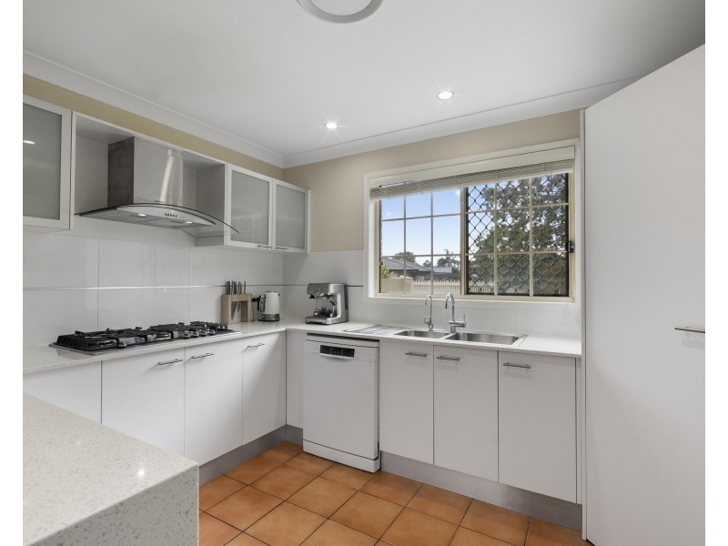 21 Ottelia Drive, Elanora QLD 4221