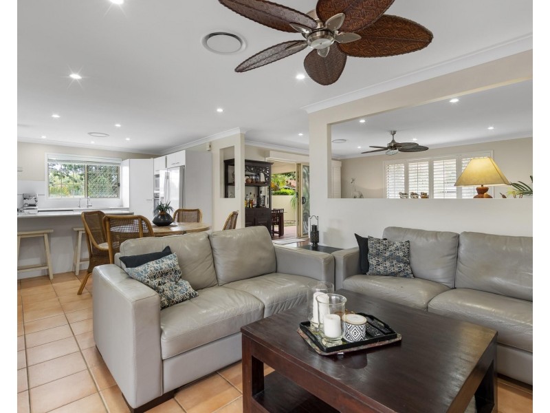21 Ottelia Drive, Elanora QLD 4221