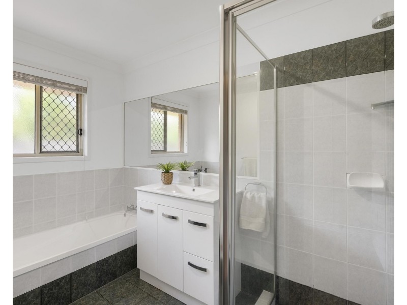 21 Ottelia Drive, Elanora QLD 4221