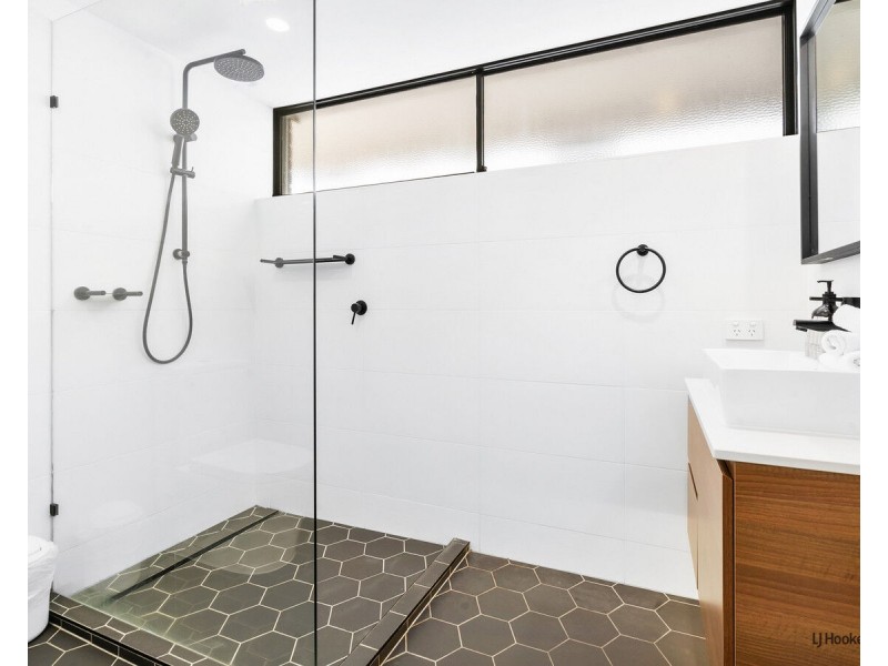 1/32 Powell Crescent, Coolangatta QLD 4225