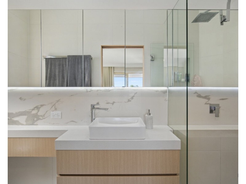 2/28 Foothill Street, Elanora QLD 4221