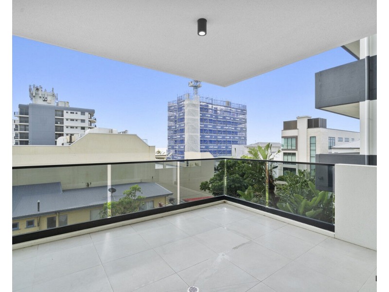 205/88 Jefferson Lane, Palm Beach QLD 4221