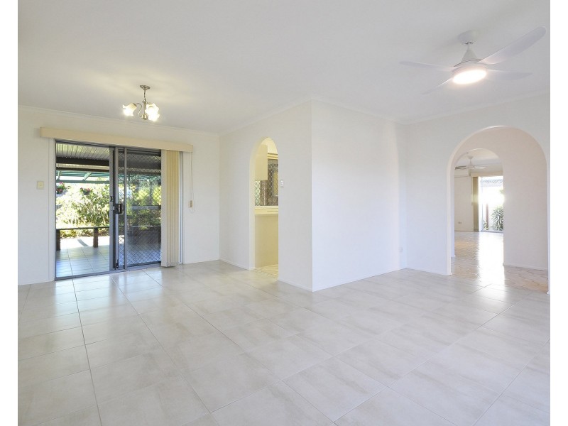 13 Burdock Street, Elanora QLD 4221