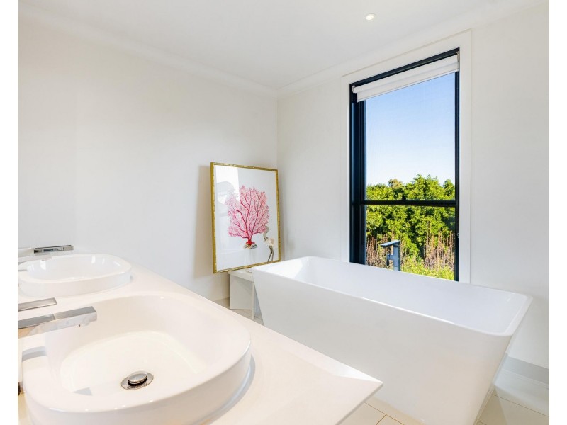 82 Peninsula Drive, Robina QLD 4226