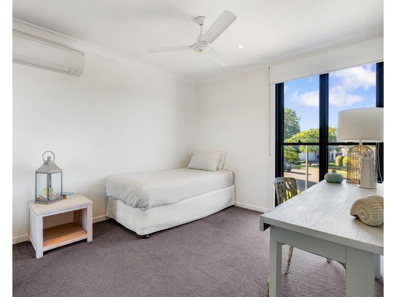 82 Peninsula Drive, Robina QLD 4226