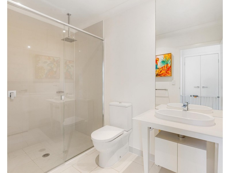 82 Peninsula Drive, Robina QLD 4226