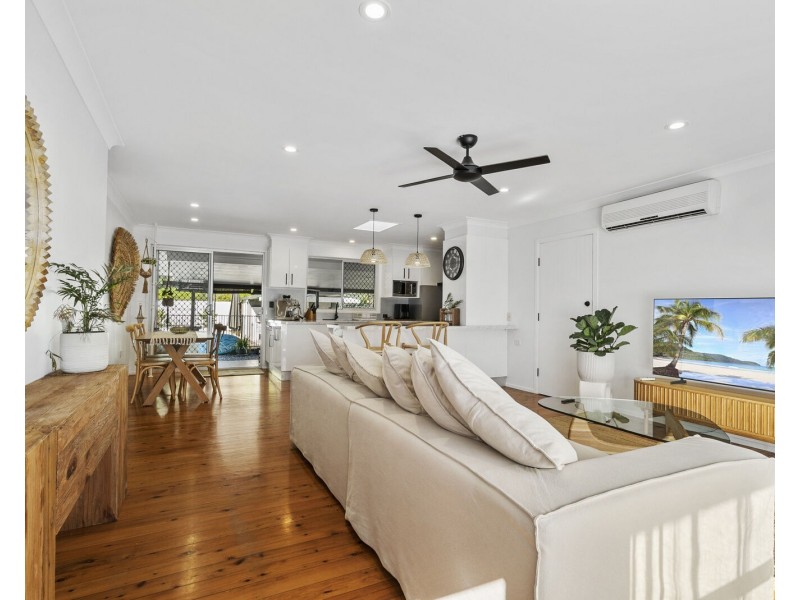 8 Drumfish Drive, Currumbin Waters QLD 4223