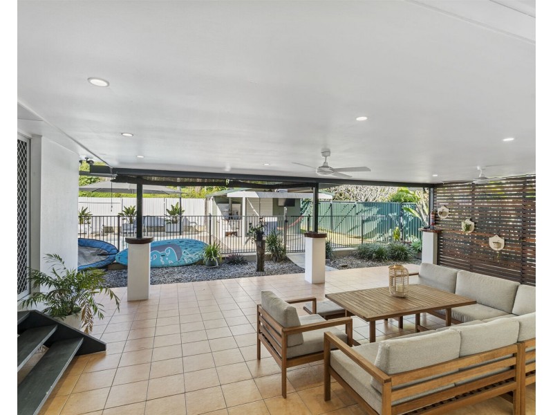 8 Drumfish Drive, Currumbin Waters QLD 4223