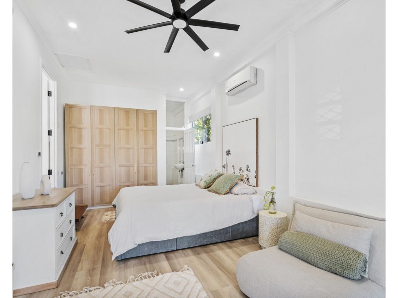 8 Drumfish Drive, Currumbin Waters QLD 4223