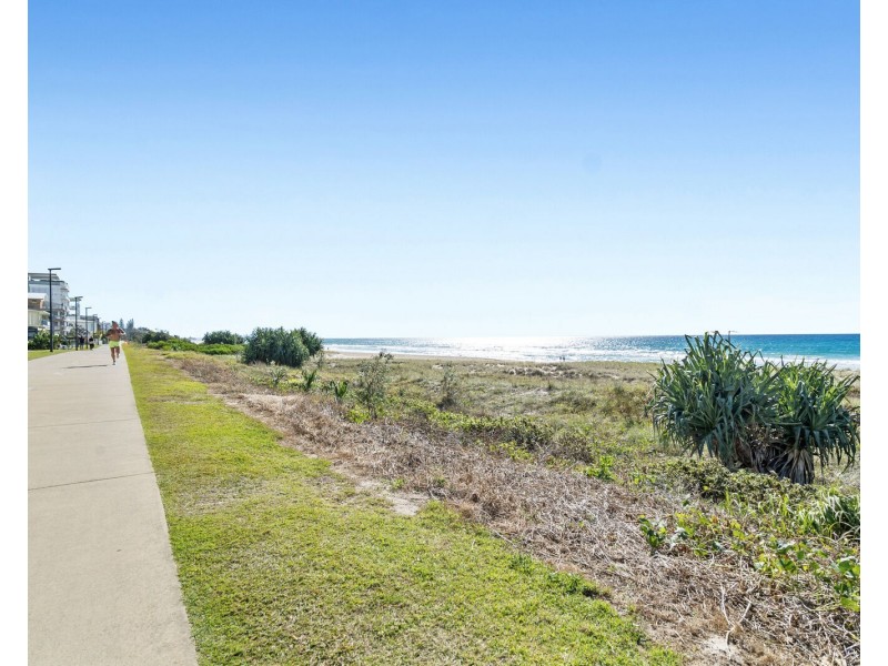 2/327 Golden Four Drive, Tugun QLD 4224