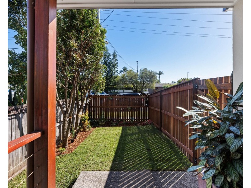 2/74 Guineas Creek Road, Currumbin Waters QLD 4223