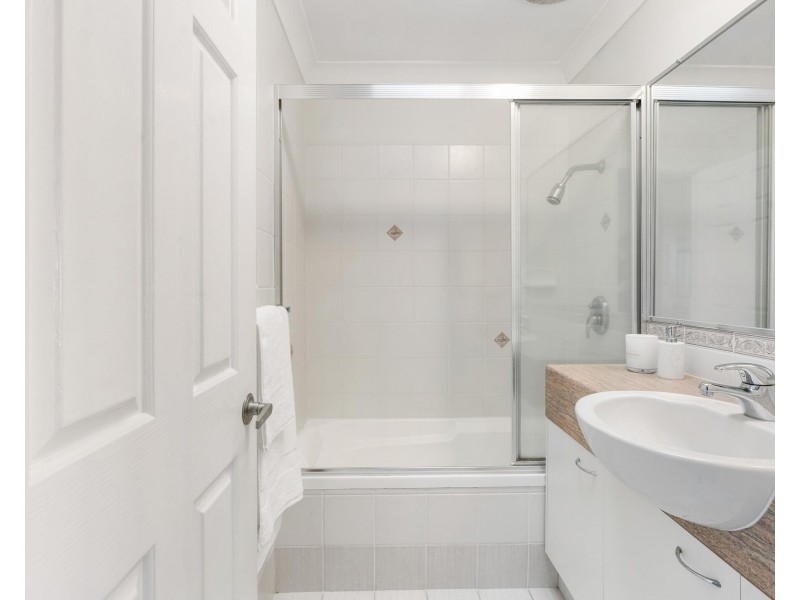 1/67-69 Doubleview Drive, Elanora QLD 4221