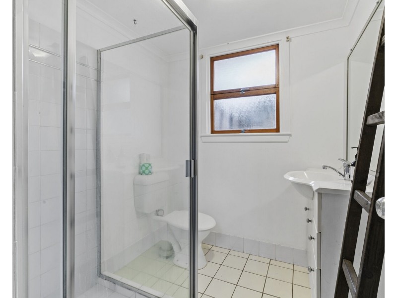 1/3 Winston Street, Coolangatta QLD 4225