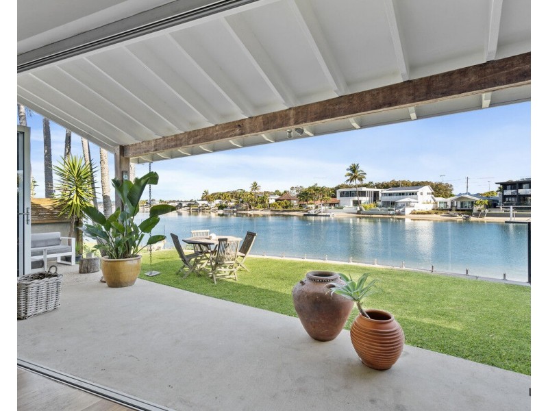2/62 Parnki Parade, Palm Beach QLD 4221