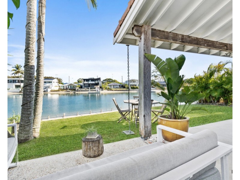 2/62 Parnki Parade, Palm Beach QLD 4221