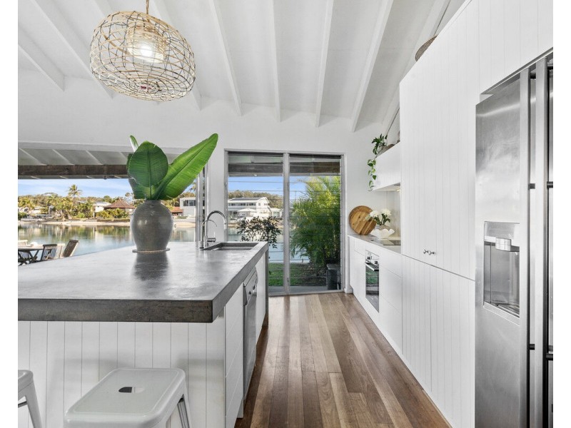 2/62 Parnki Parade, Palm Beach QLD 4221