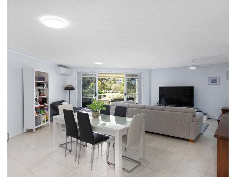 11/54 Dutton Street, Coolangatta QLD 4225