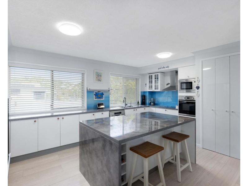 11/54 Dutton Street, Coolangatta QLD 4225