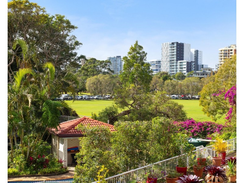 11/54 Dutton Street, Coolangatta QLD 4225