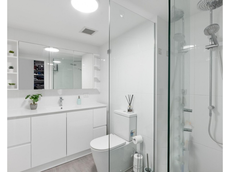 11/54 Dutton Street, Coolangatta QLD 4225