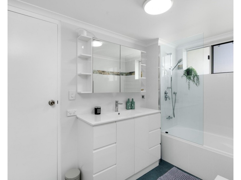 11/54 Dutton Street, Coolangatta QLD 4225