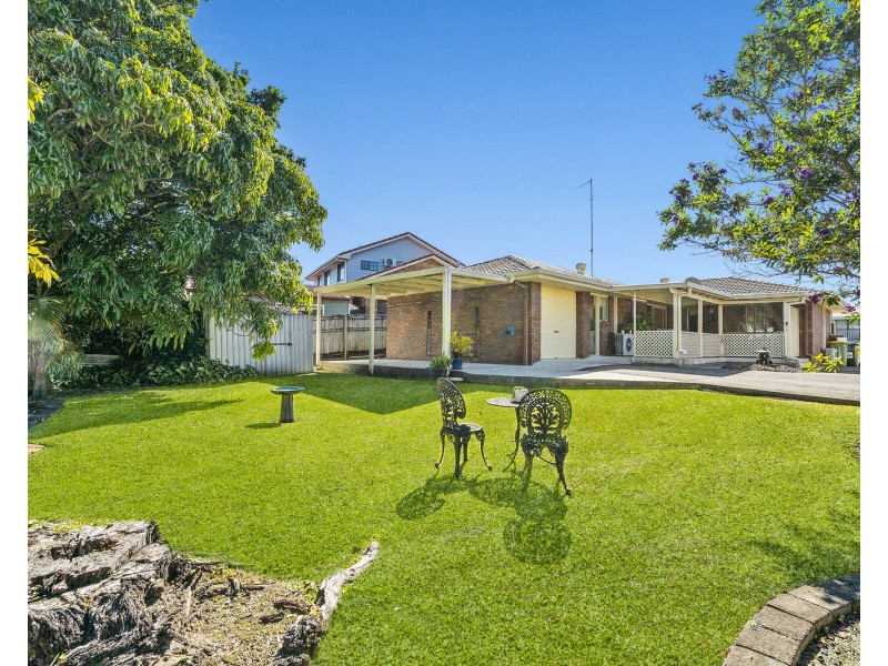 18 Coolibah Drive, Palm Beach QLD 4221