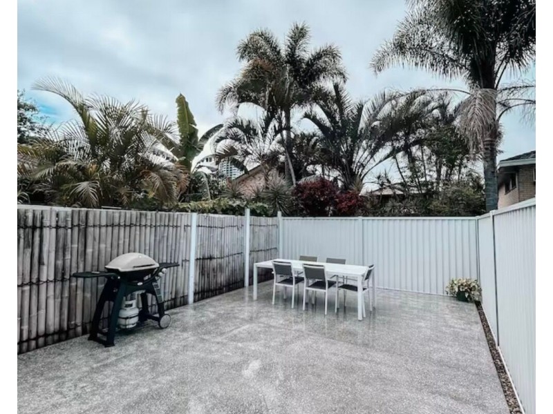 2/26 Third Avenue, Palm Beach QLD 4221