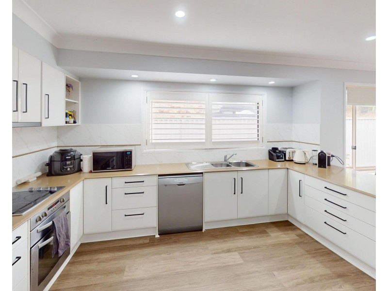 43 Saffron Street, Elanora QLD 4221